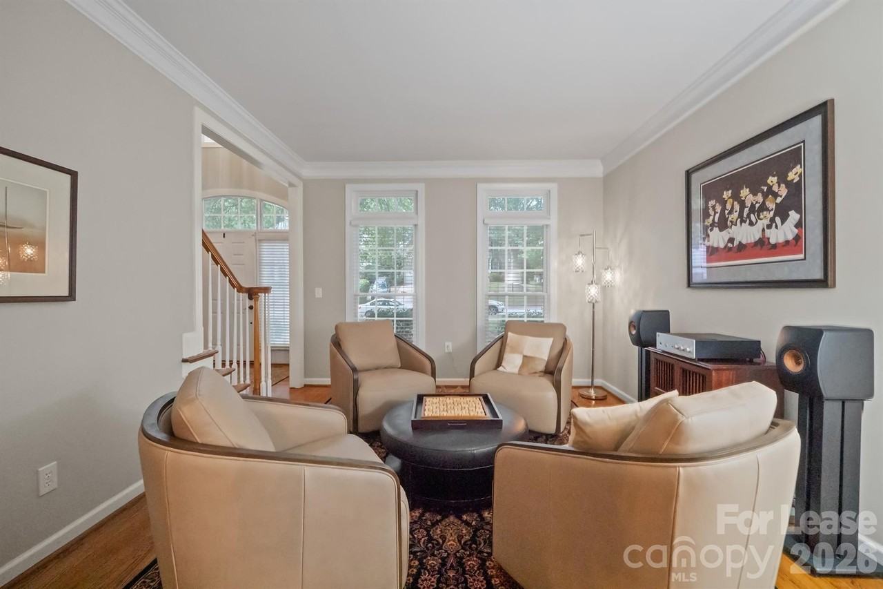 12428 Willingdon Rd - Photo 2 of 43