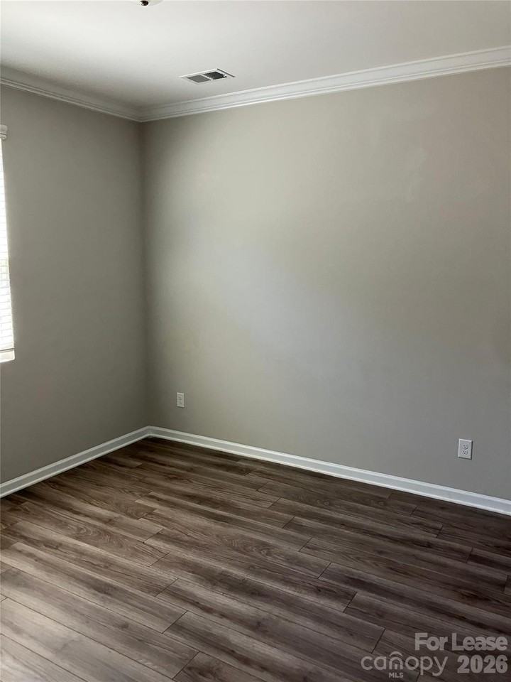 10421 Bluejack Oak Ct - Photo 7 of 32