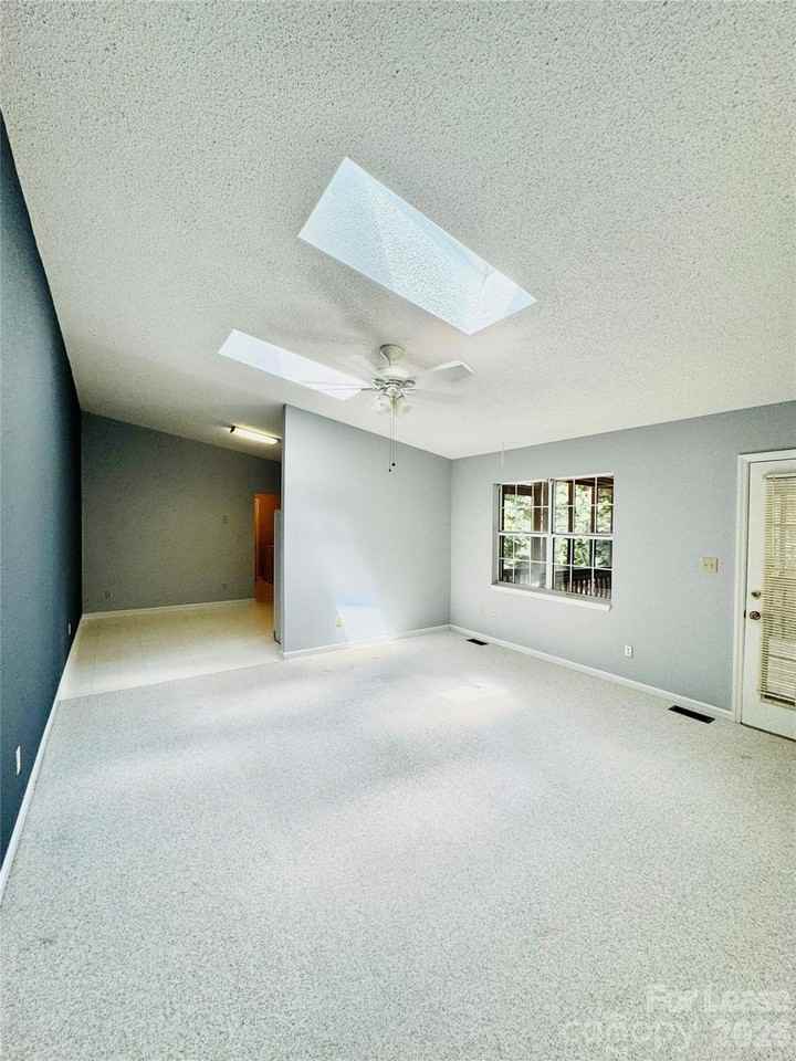 3530 Mellon Dr - Photo 3 of 18