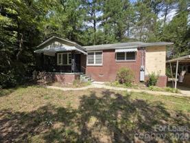 123 Larchwood Dr - Photo 1 of 1