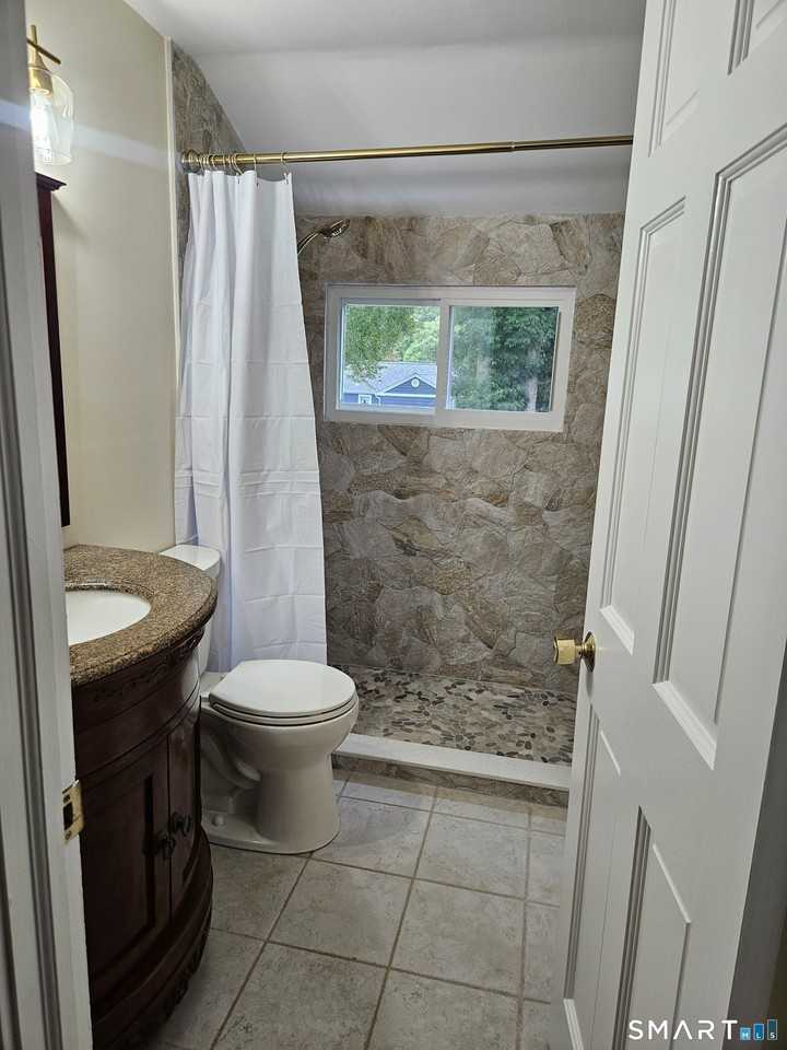 42 Mclaughlin Ter - Photo 7 of 11