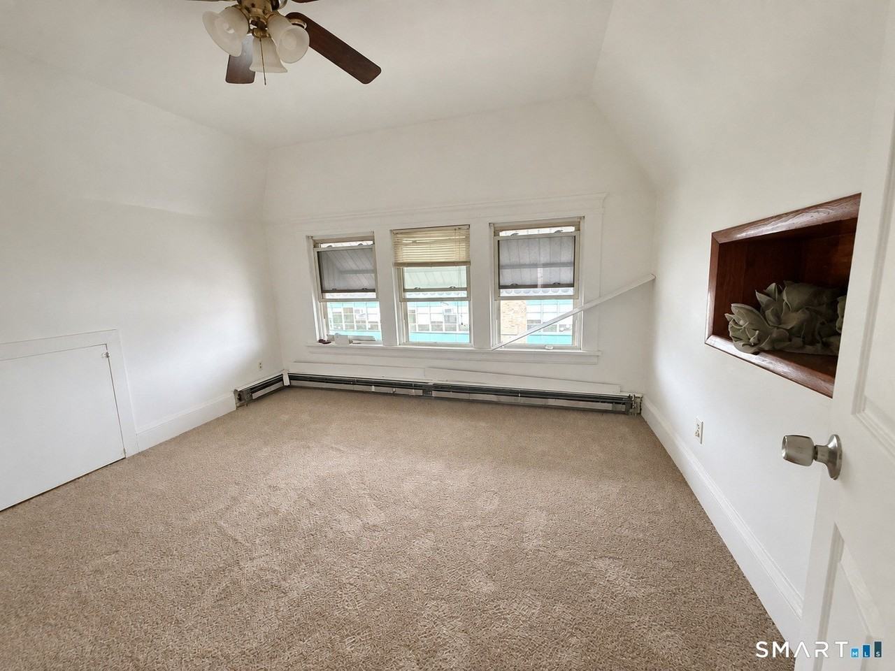 58 Mary Ave - Photo 3 of 9