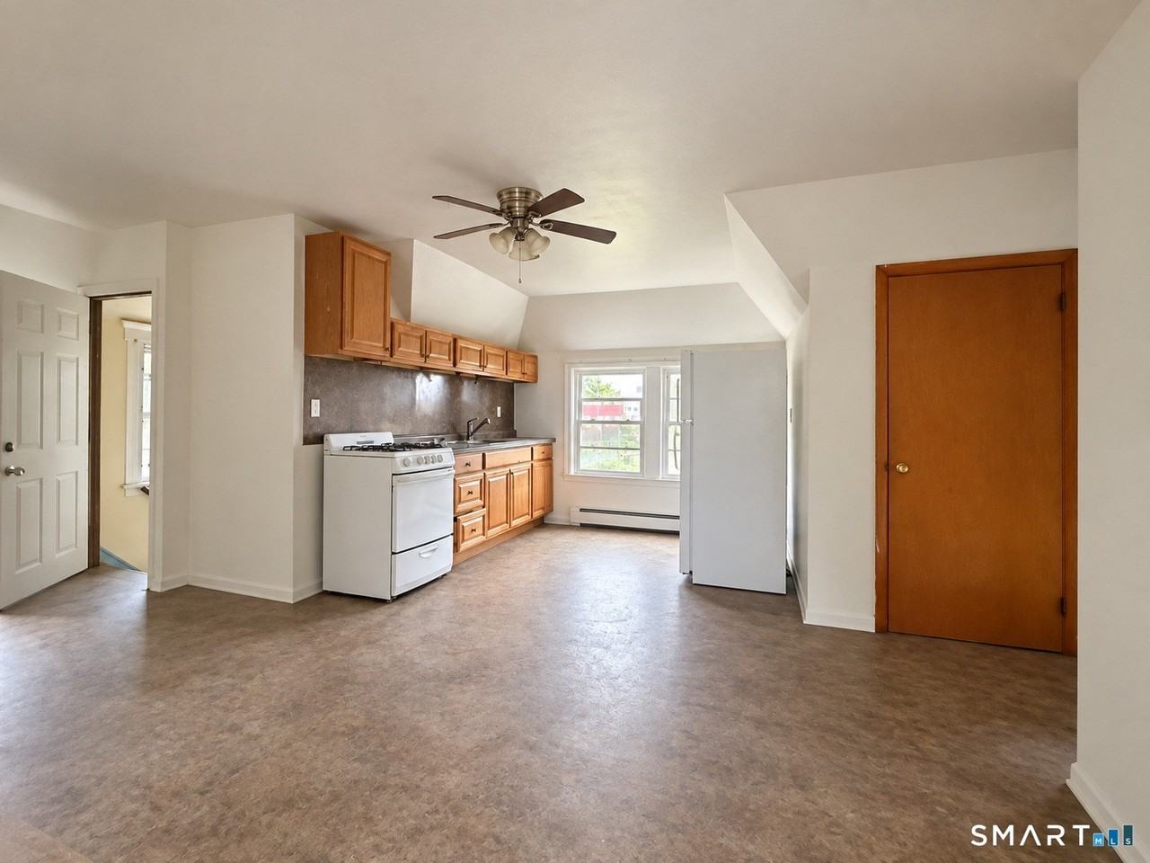58 Mary Ave - Photo 5 of 9