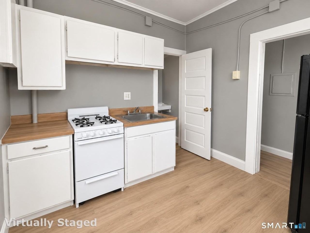 100 Laurel St - Photo 5 of 9