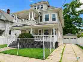 695 Laurel Ave - Photo 1 of 1