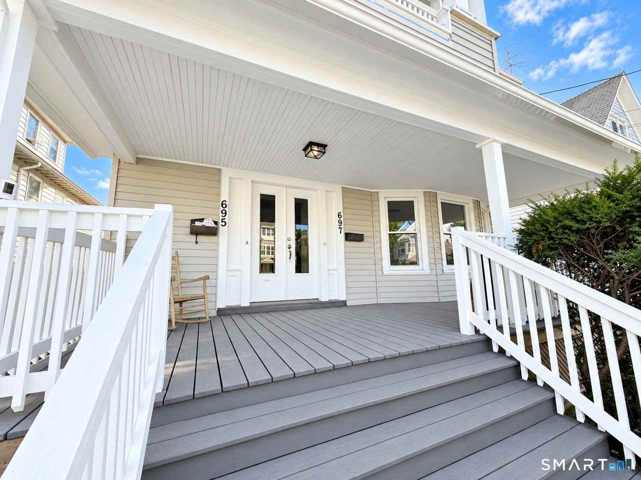 695 Laurel Ave - Photo 2 of 8