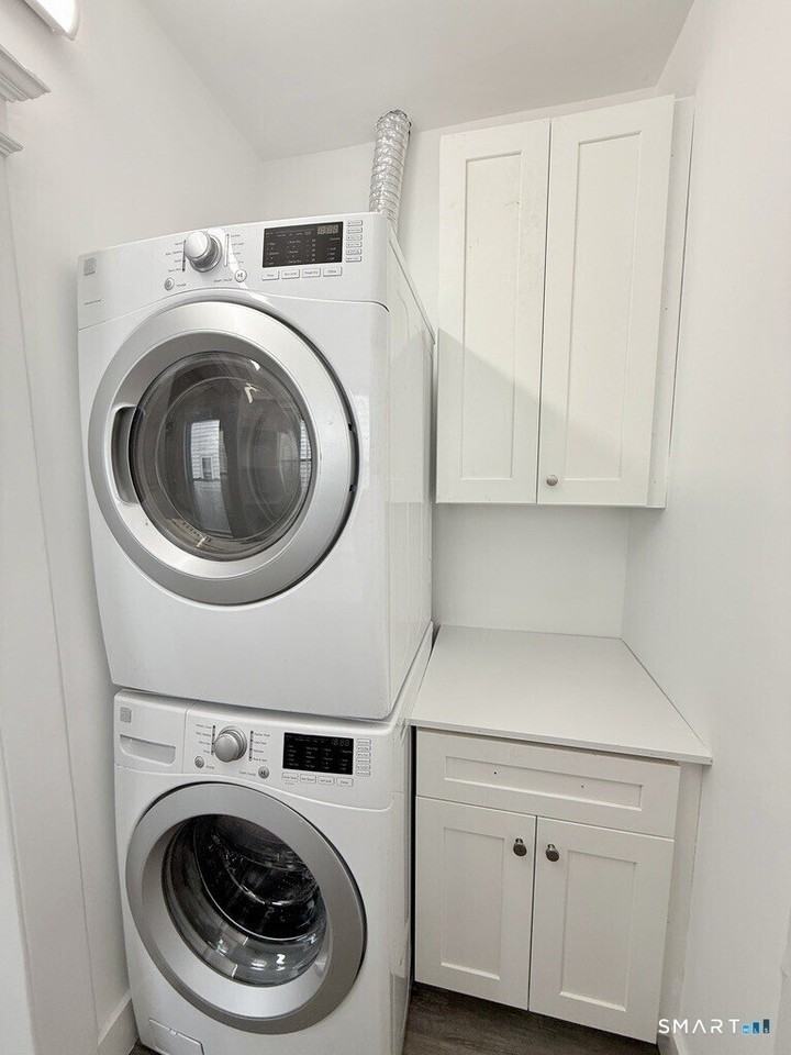 695 Laurel Ave - Photo 6 of 8