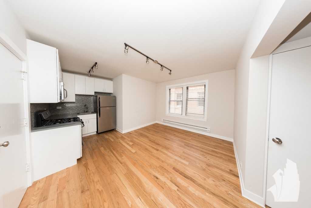2420 N Kedzie Blvd #201 - Photo 3 of 8