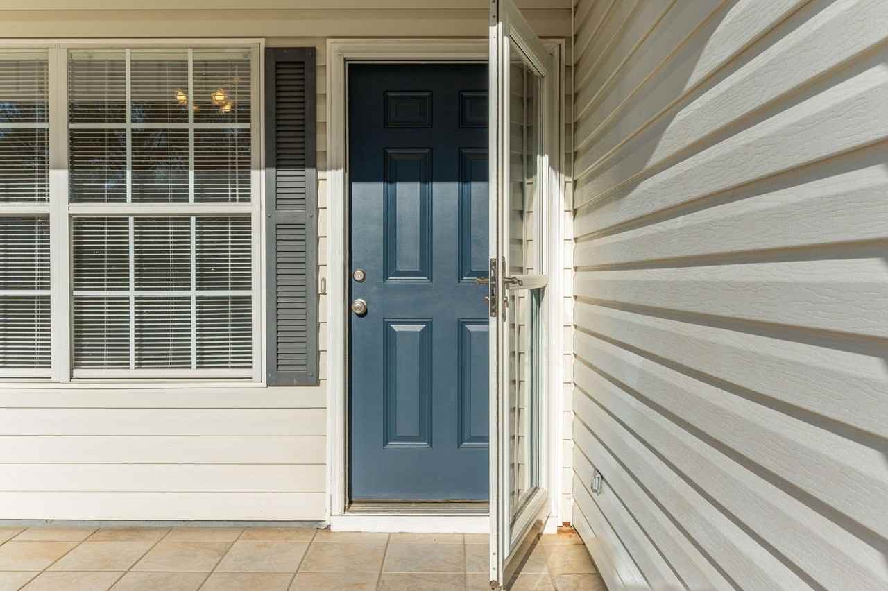 55 Oakridge Way - Photo 5 of 37