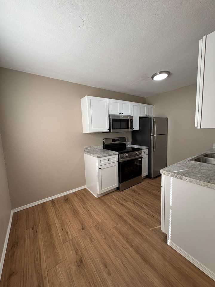 201 NW K - c #C - Photo 3 of 7