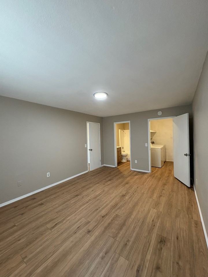 201 NW K - c #C - Photo 6 of 7