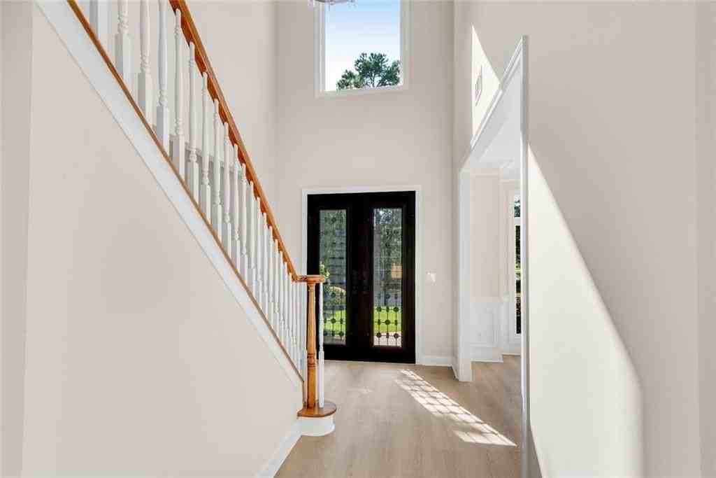 105 Parkside Close - Photo 4 of 30
