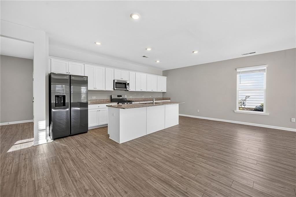 323 Golden Eagle Pkwy - Photo 3 of 29