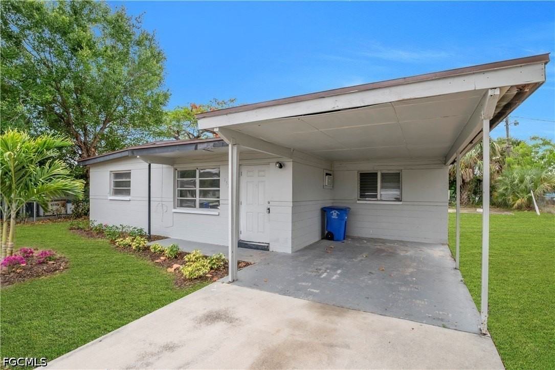 1527 Gardenia Ave - Photo 5 of 29