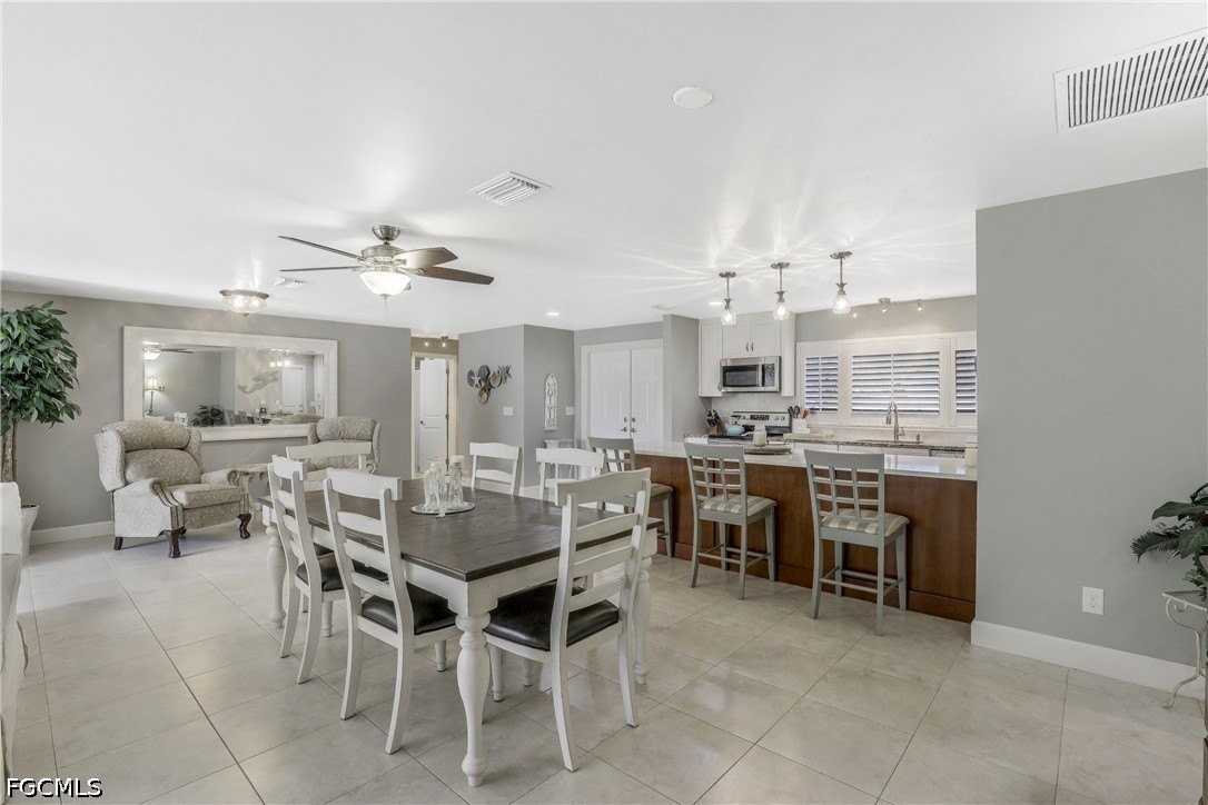 5129 York Ct - Photo 4 of 26
