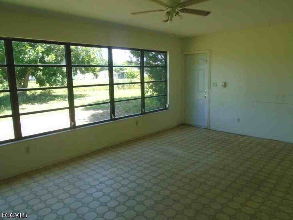 1539 Medford Pl - Photo 4 of 7