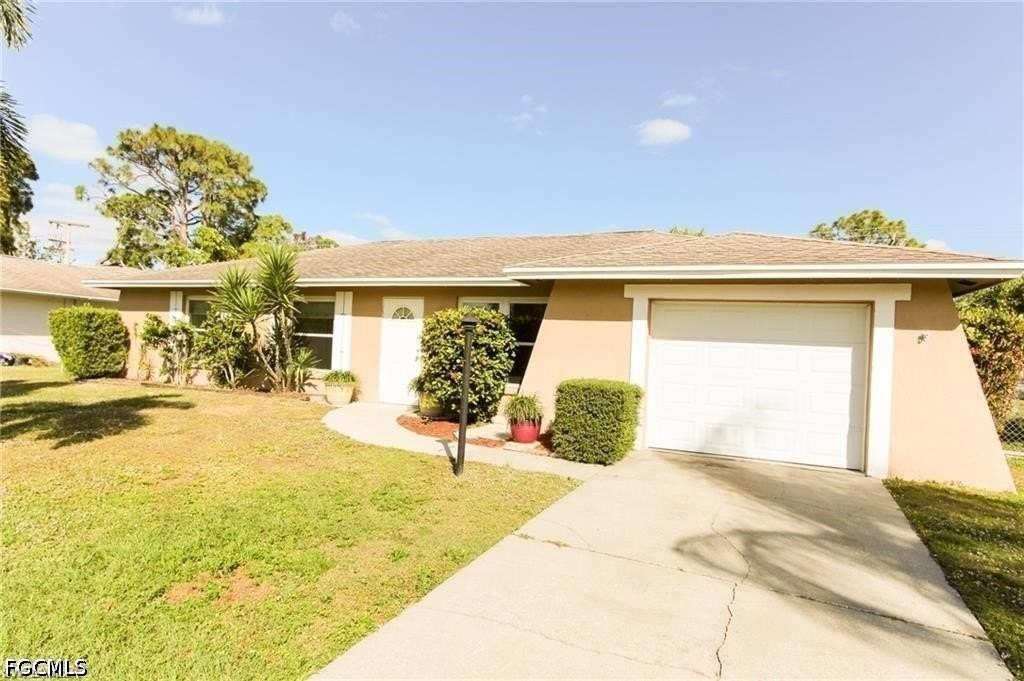 1329 Torreya Cir - Photo 2 of 21