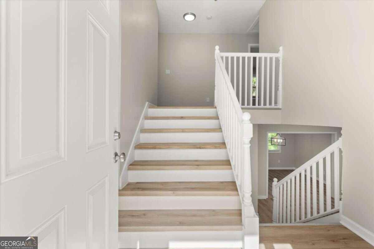 495 Larchmont Cir Nw - Photo 7 of 15