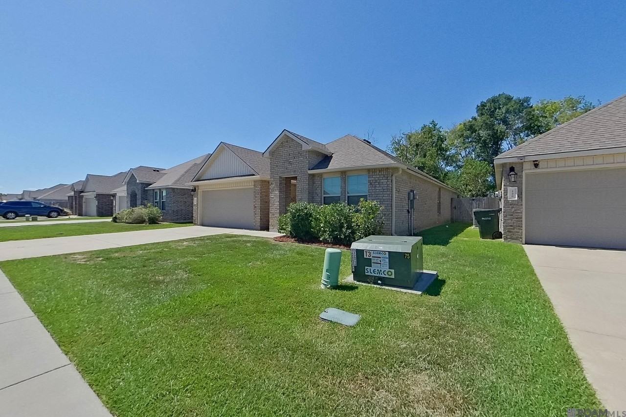 122 Yardley Ct - Photo 3 of 26