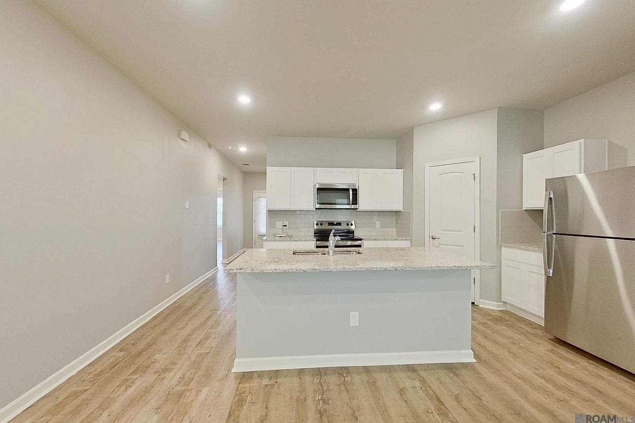 122 Yardley Ct - Photo 7 of 26