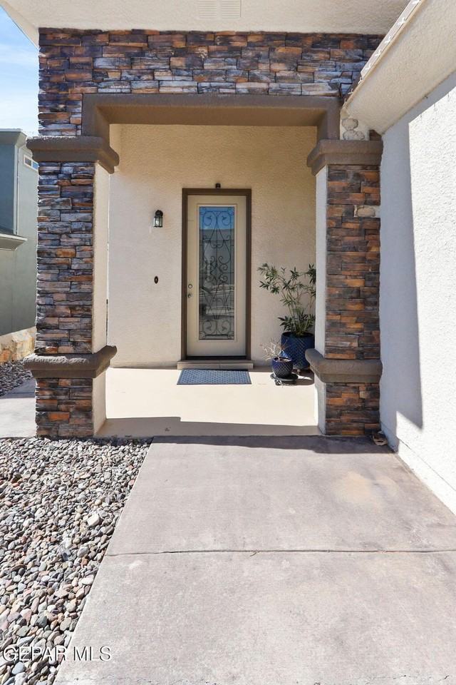485 Denim St - Photo 4 of 34