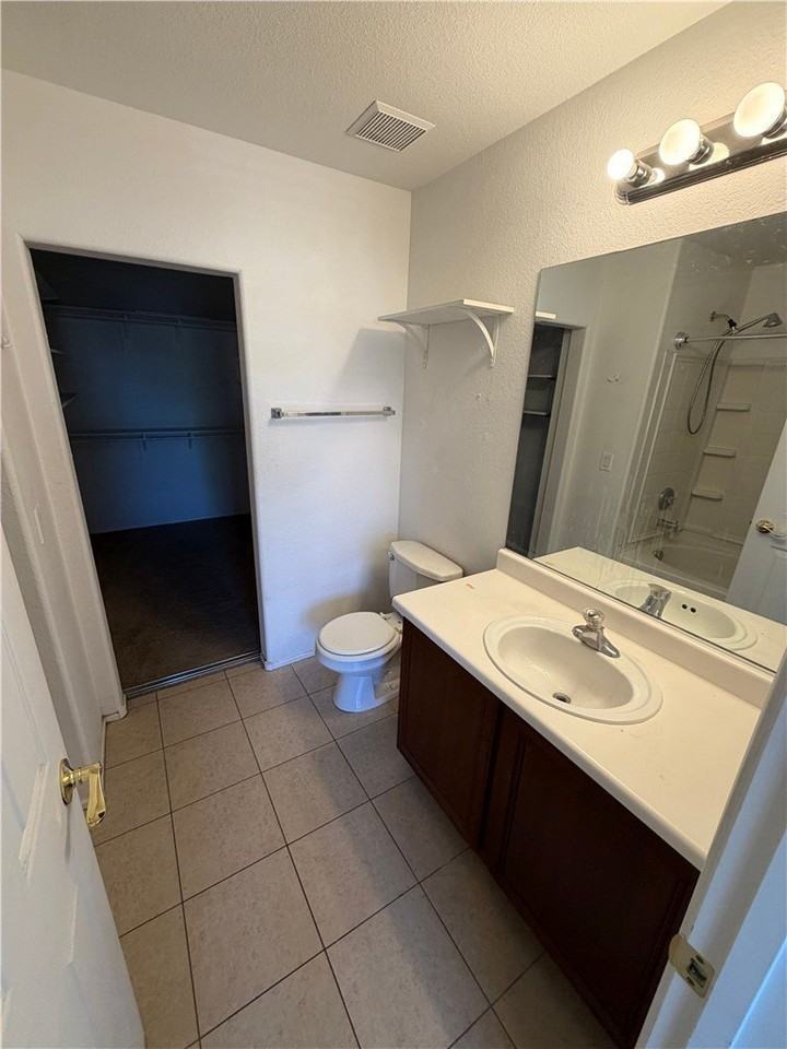 9267 Wertz Ave - Photo 3 of 12