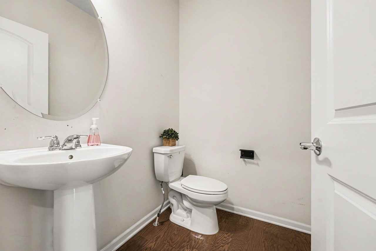 8580 Pioneer St - Photo 3 of 15