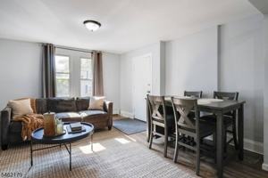 featured image of 18 Jersey St #18B