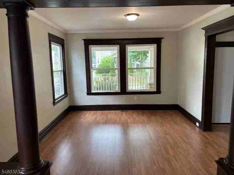 54 Chestnut St - Photo 4 of 18