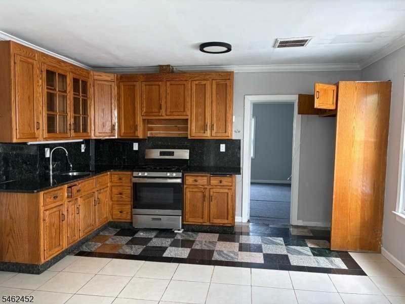 108 W 18th St #2 - Photo 4 of 7