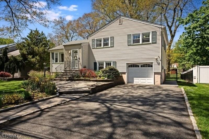 7 Rutgers St - Photo 2 of 19