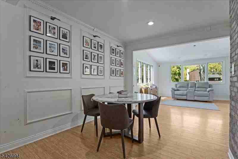7 Rutgers St - Photo 5 of 19