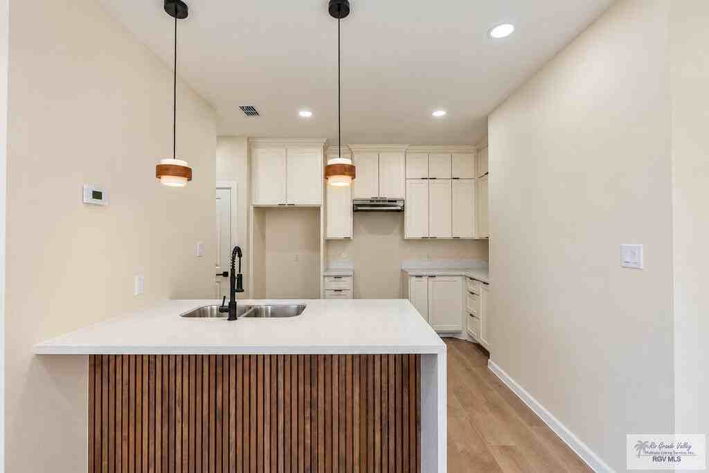 1014 Escondido Ln E - Photo 6 of 20