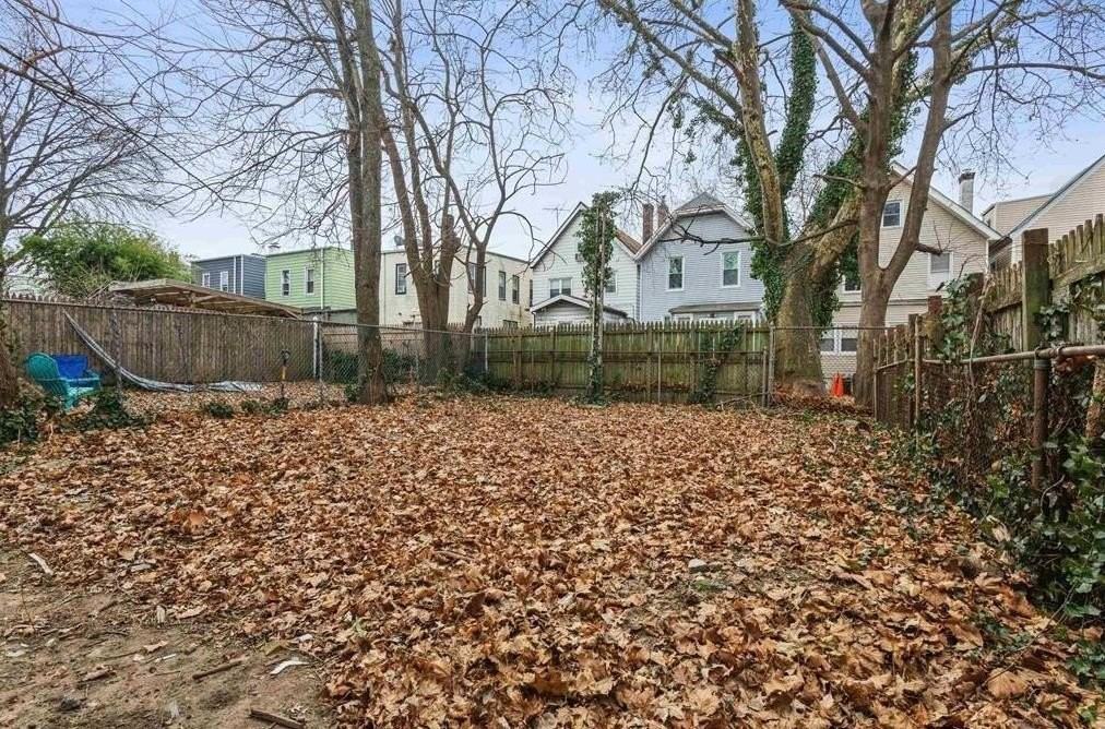 251 Duncan Ave #1 - Photo 3 of 4