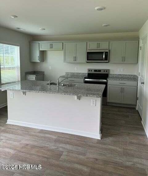 1301 Fowler Dr - Photo 3 of 12