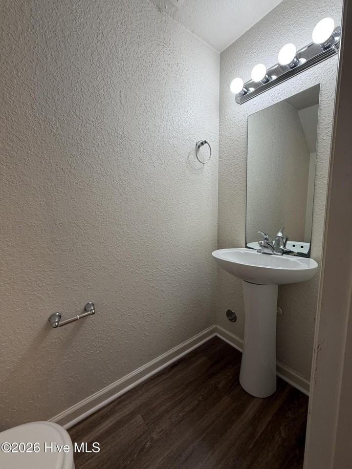 60 Rainbow Dr #11 - Photo 3 of 14