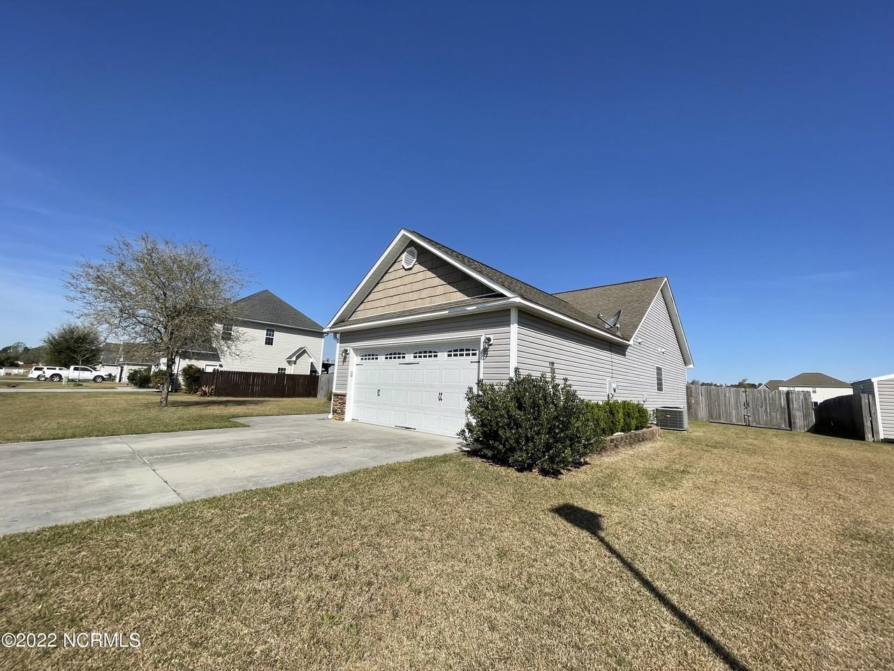 113 Cypress Manor Ct - Photo 4 of 32