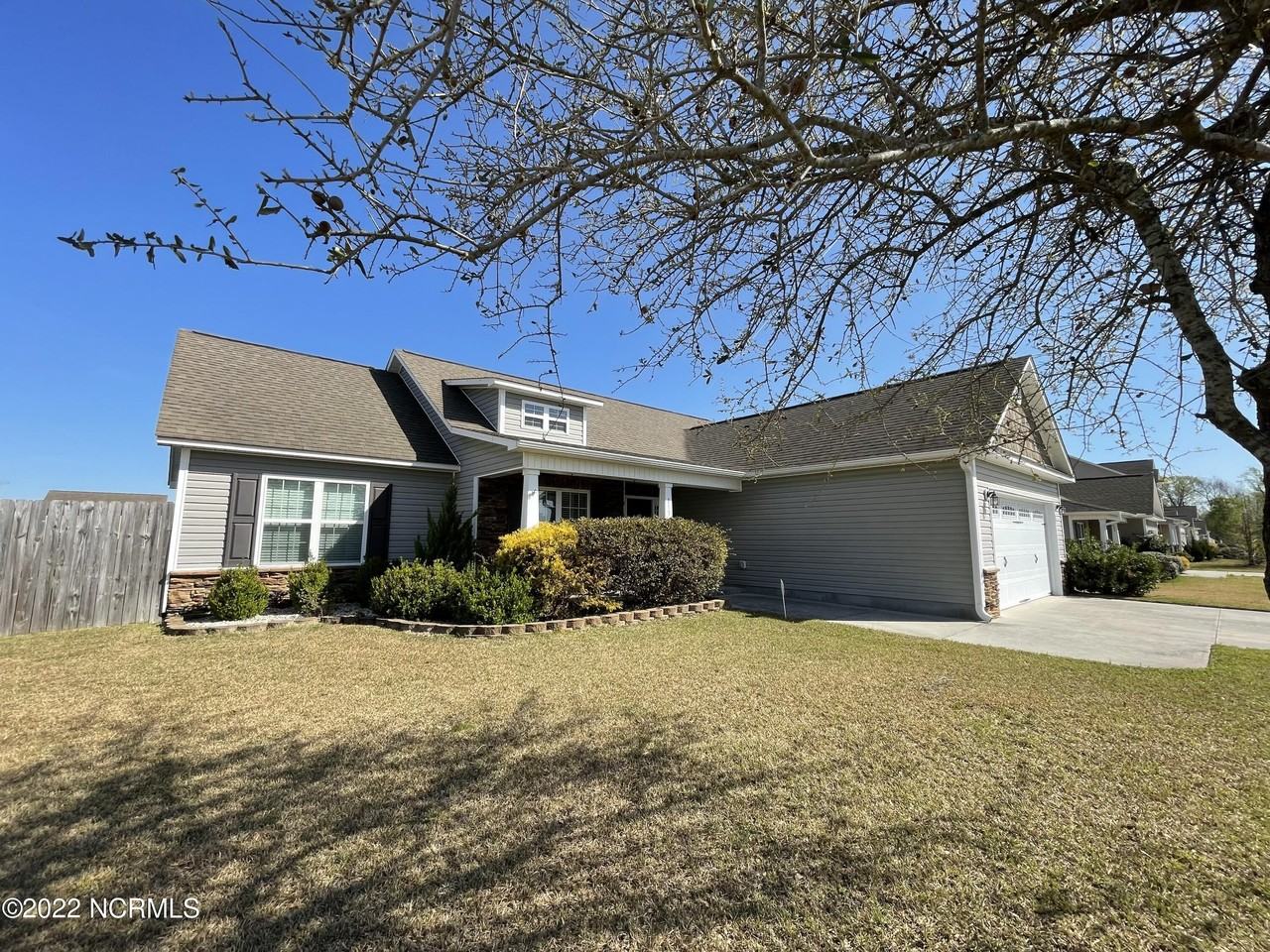 113 Cypress Manor Ct - Photo 5 of 32