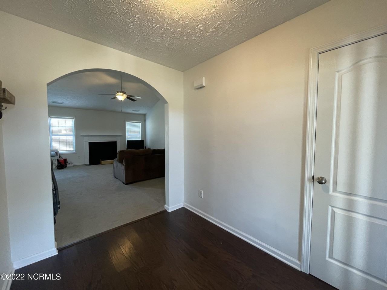 113 Cypress Manor Ct - Photo 7 of 32