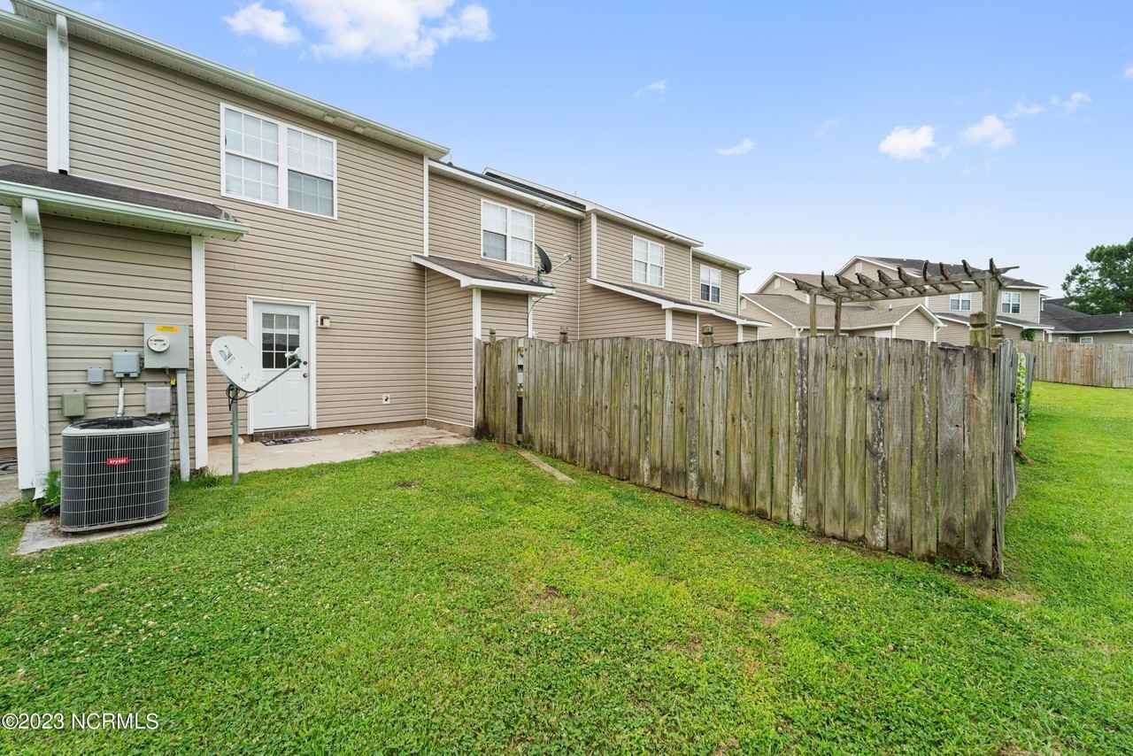 207 Pinegrove Ct - Photo 5 of 19
