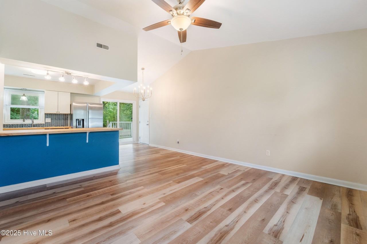 1036 Birchwood Ln - Photo 3 of 15
