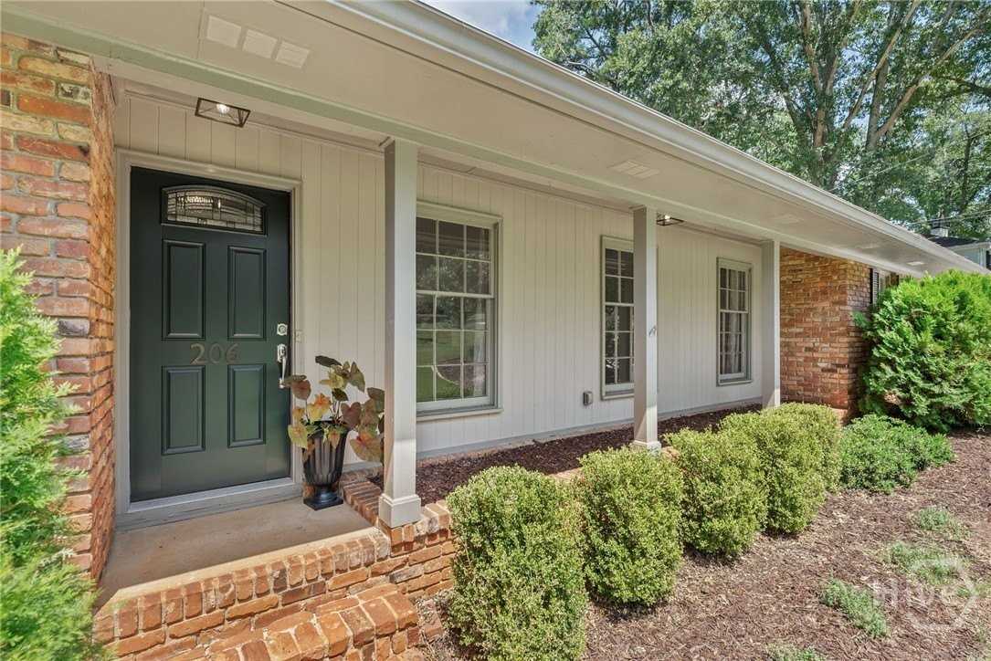 206 Fortson Dr - Photo 3 of 47