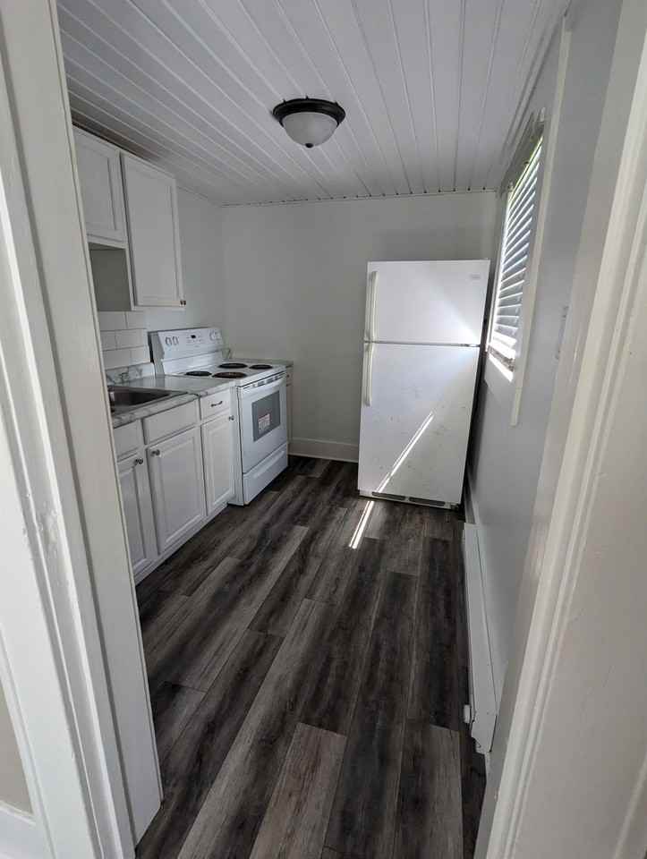 585 W North St #1 - Photo 4 of 14