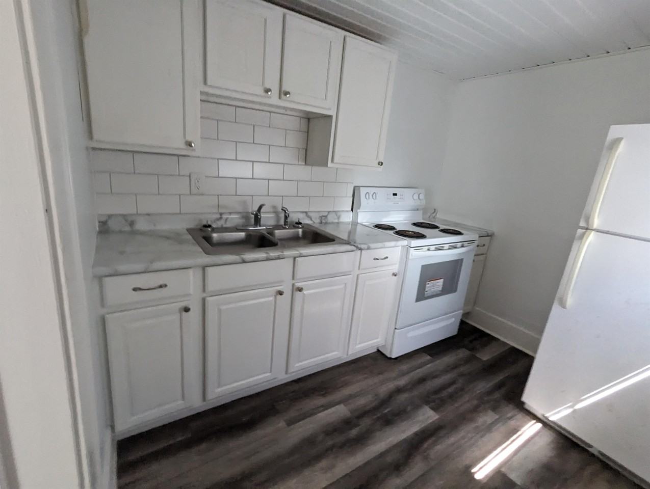 585 W North St #1 - Photo 6 of 14