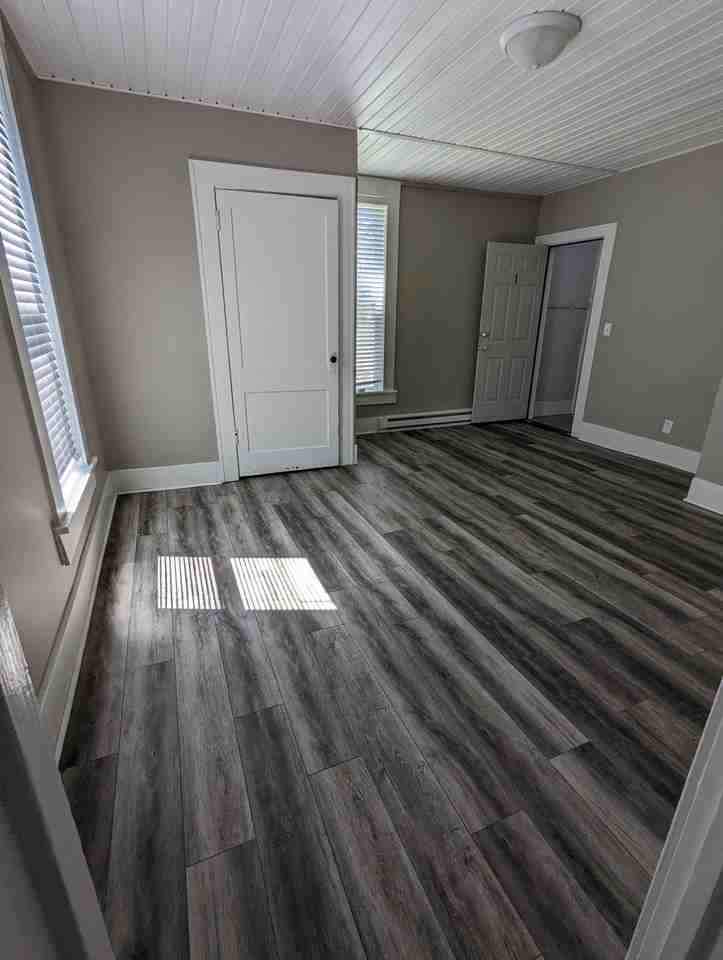 585 W North St #1 - Photo 7 of 14