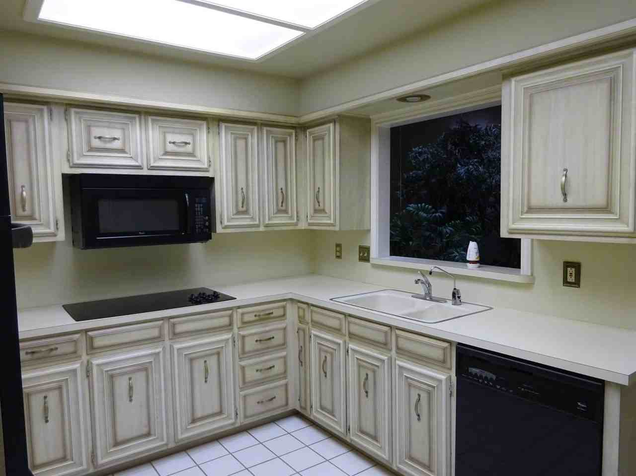 4901 94th St #E - Photo 6 of 10