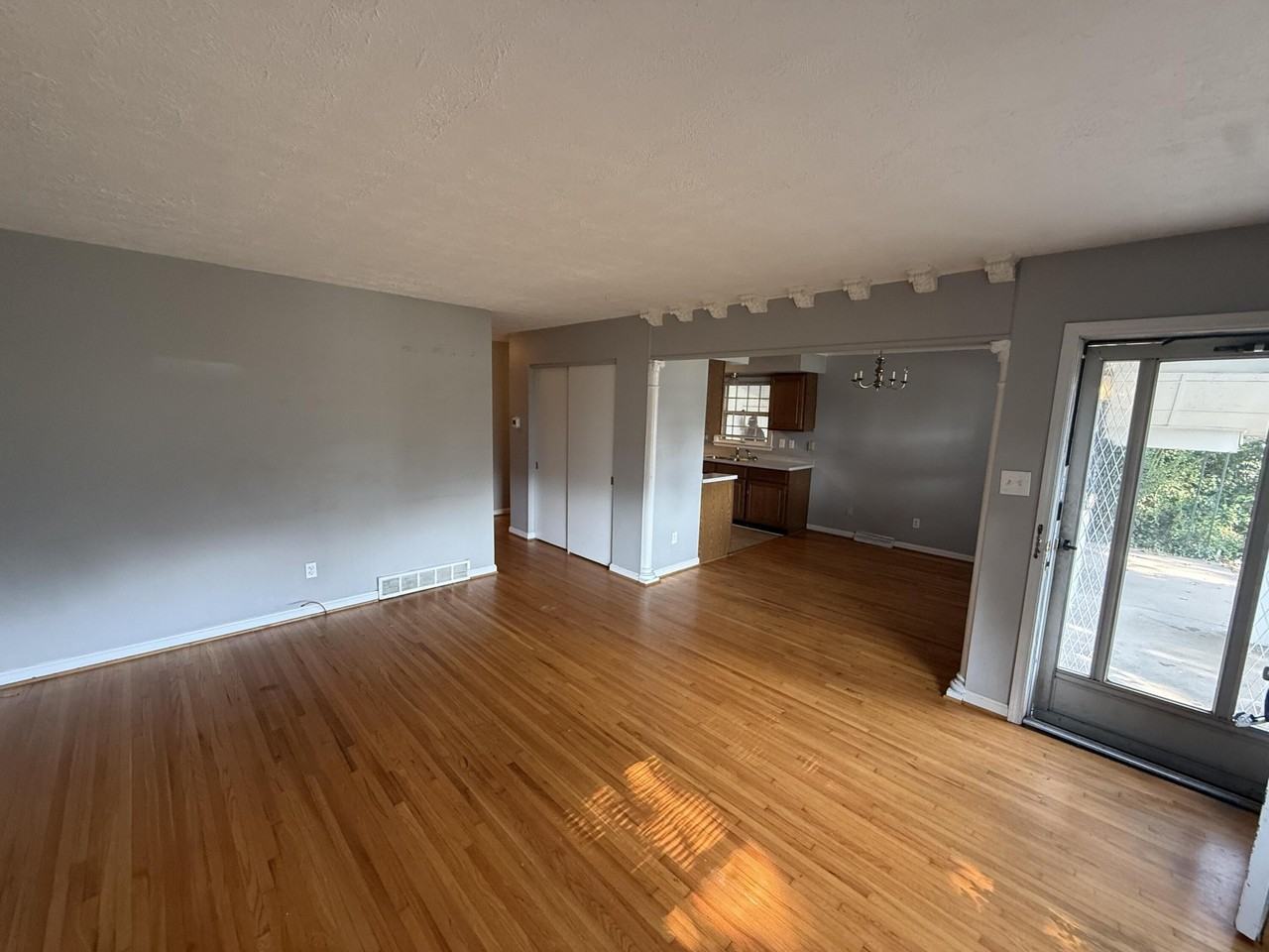 2116 Cypress Dr - Photo 2 of 18