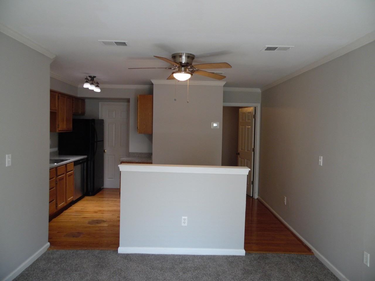 415 Marquis Ave #103 - Photo 2 of 8