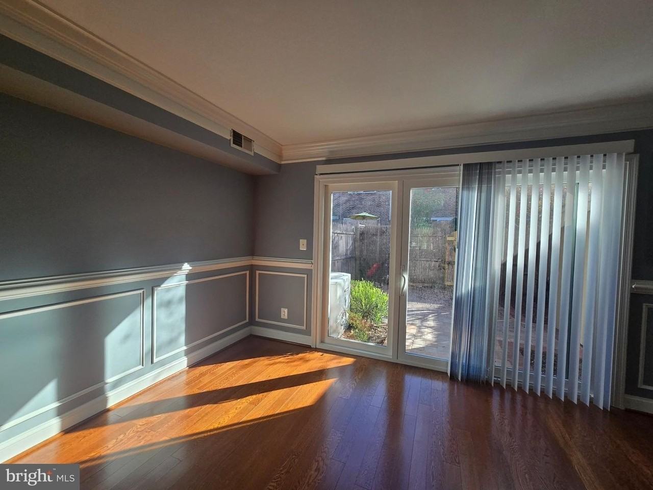 8363 Dunham Ct - Photo 6 of 14