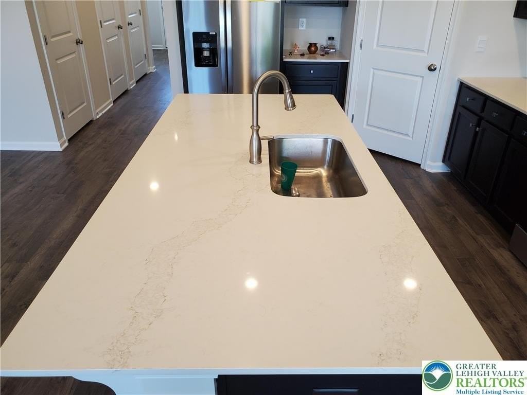 1081 Turnstone Dr - Photo 6 of 37